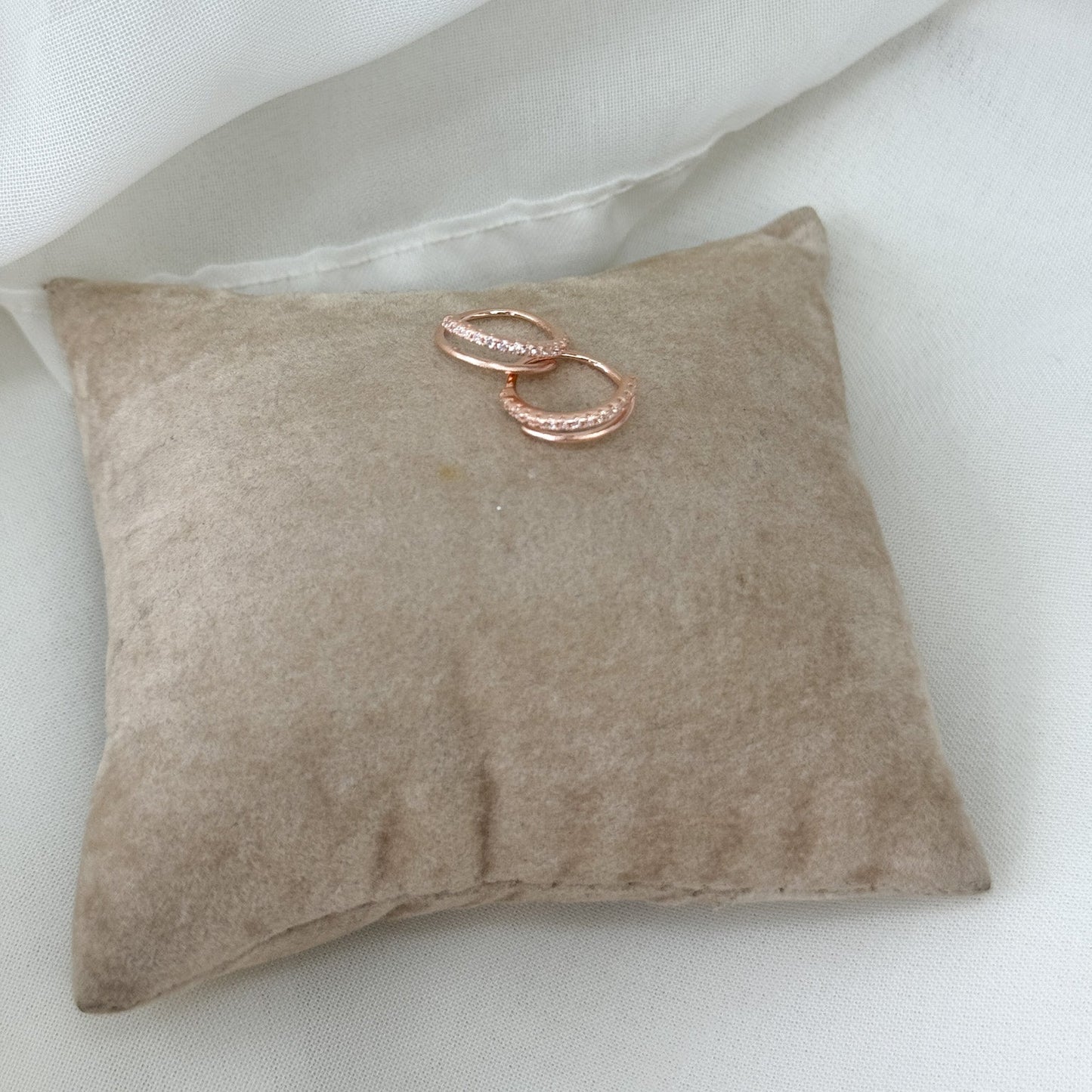 Coppia micro orecchini spirale lato zirconi - Lumiere Bijoux