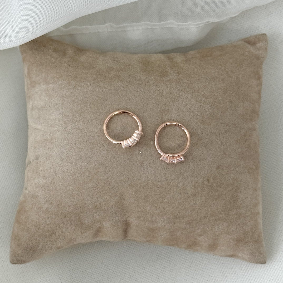 Coppia micro orecchini spirale tris zirconi - Lumiere Bijoux