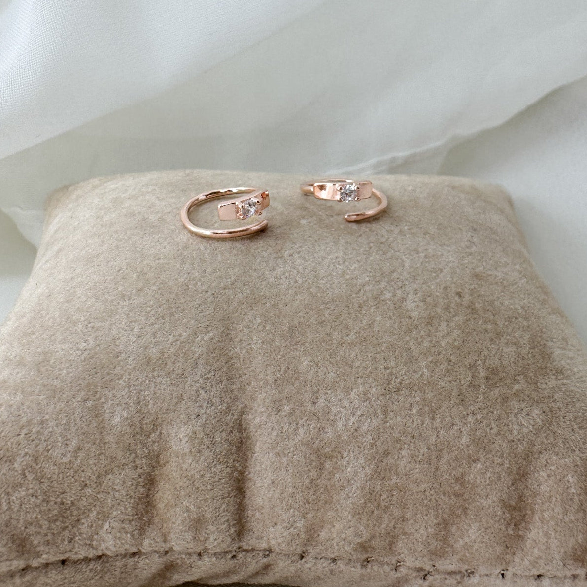 Coppia micro orecchini spirale punto luce - Lumiere Bijoux