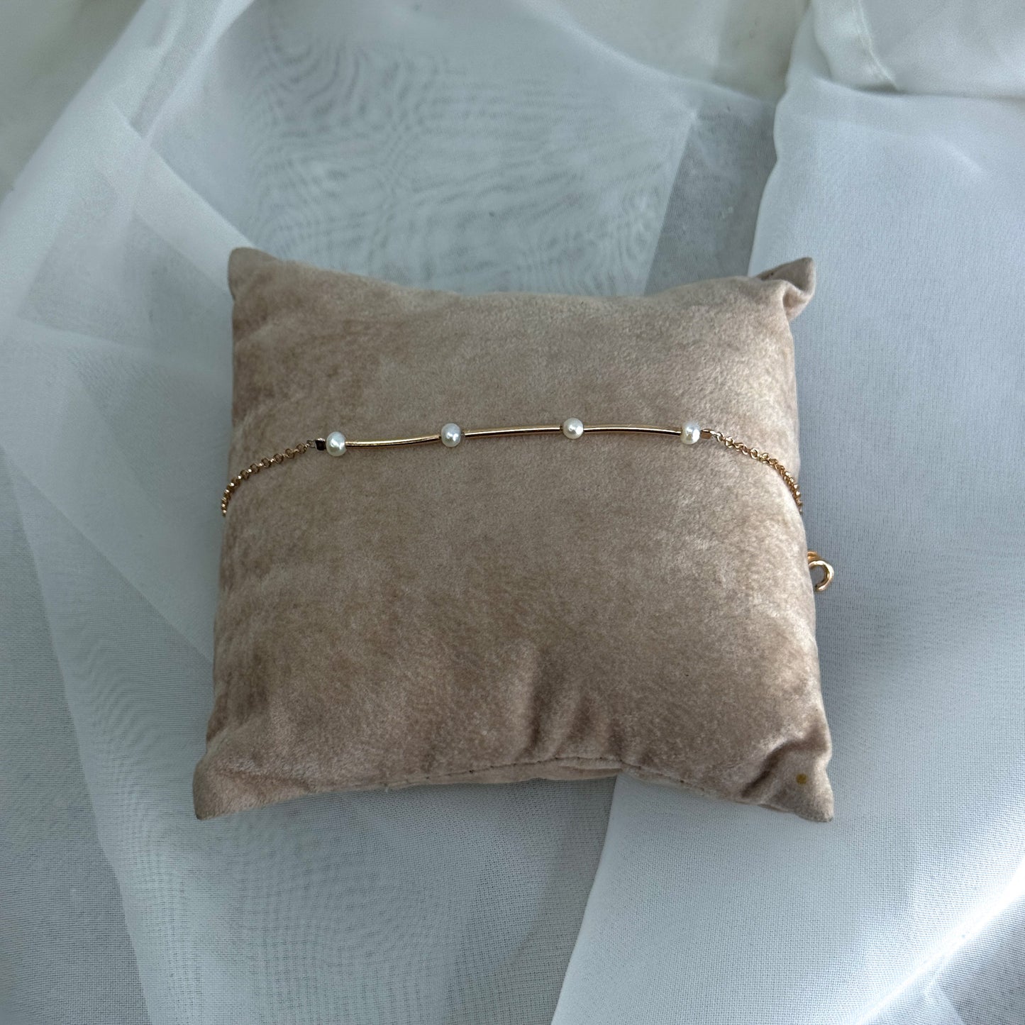 Bracciale con tubetti rosé alternati da microperle bianche - Lumiere Bijoux