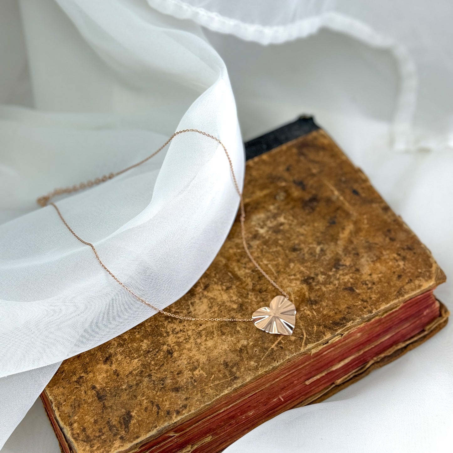 Collana catena rolò con cuore ondulato in linea cm 40 - Lumiere Bijoux