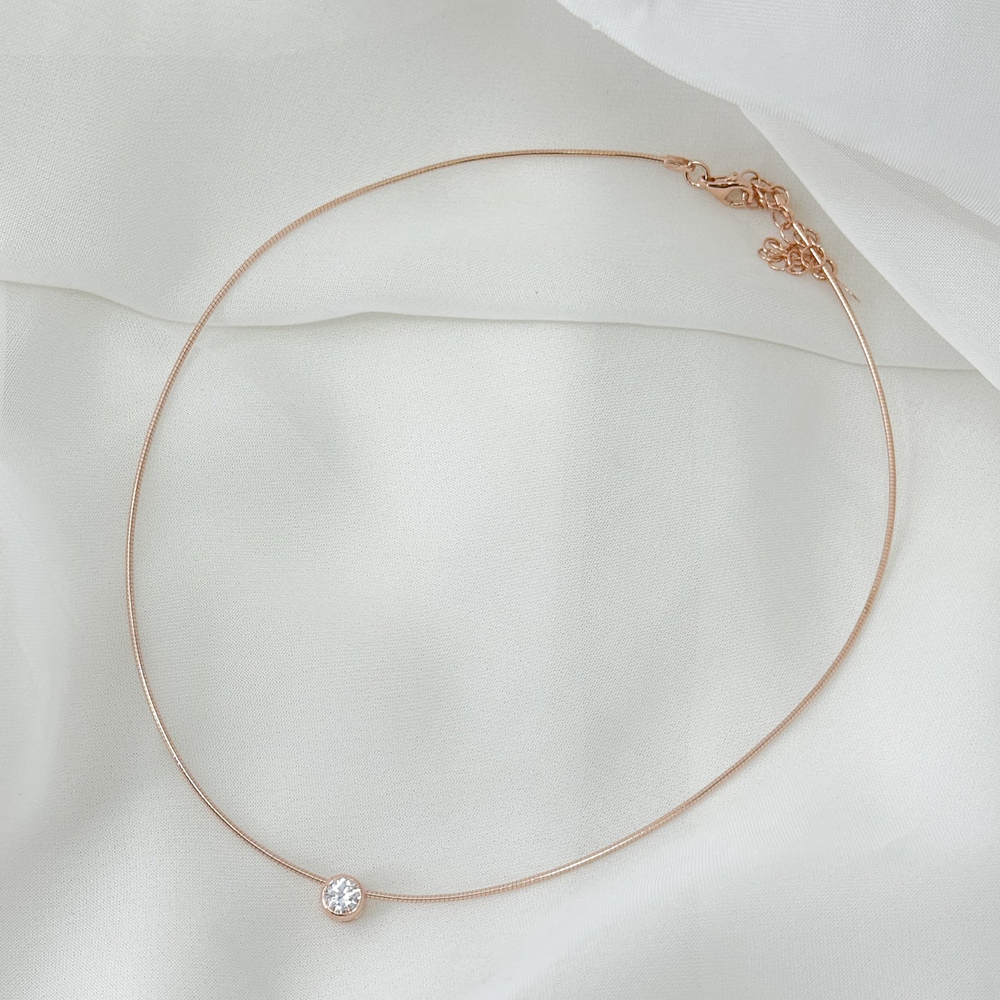 Collana semirigida con punto luce centrale cm 35 - Lumiere Bijoux