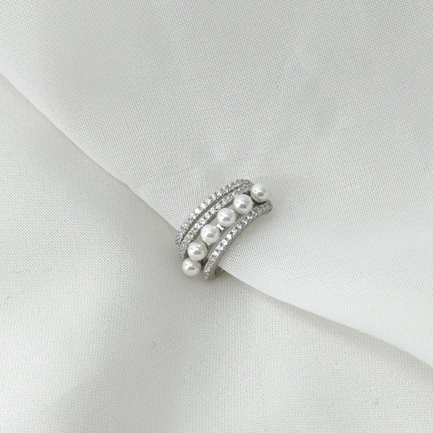 Earcuff tre fili zirconi bianchi rosè e perle bianche - Lumiere Bijoux