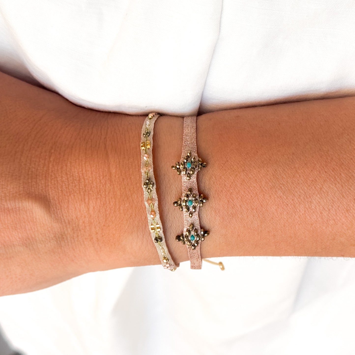 Bracciale Parigi pietre semi preziose turchese regolabile con tessuto lurex