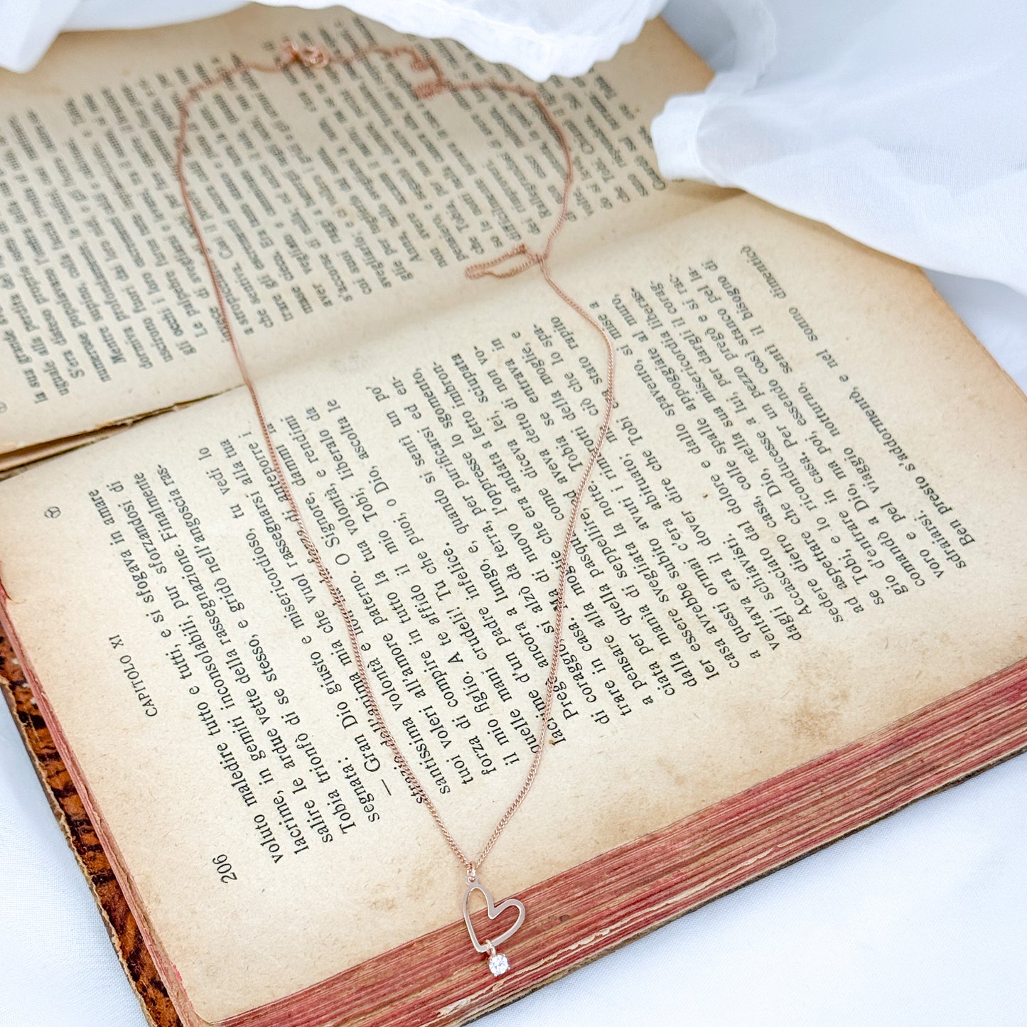 Collana lunga cm 60 catena veneziana con cuore Mykonos con perla o punto luce pendente - Lumiere Bijoux