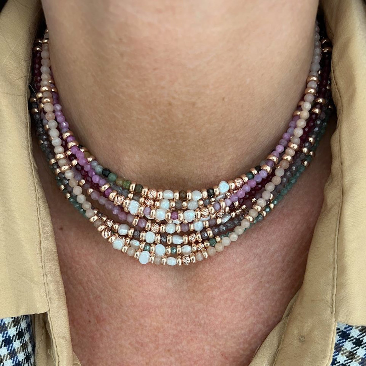 Collana CALYPSO cm 35 cristalli multicolore e tris di perle alternate da pepite in argento rosé - Lumiere Bijoux