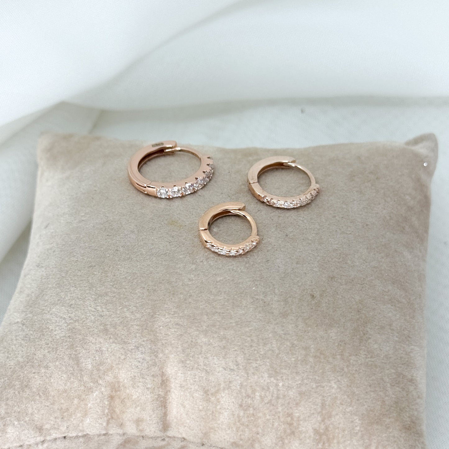 Orecchino singolo cerchietto zirconi bianchi 1cm - 1.2 cm -1.5 cm - Lumiere Bijoux