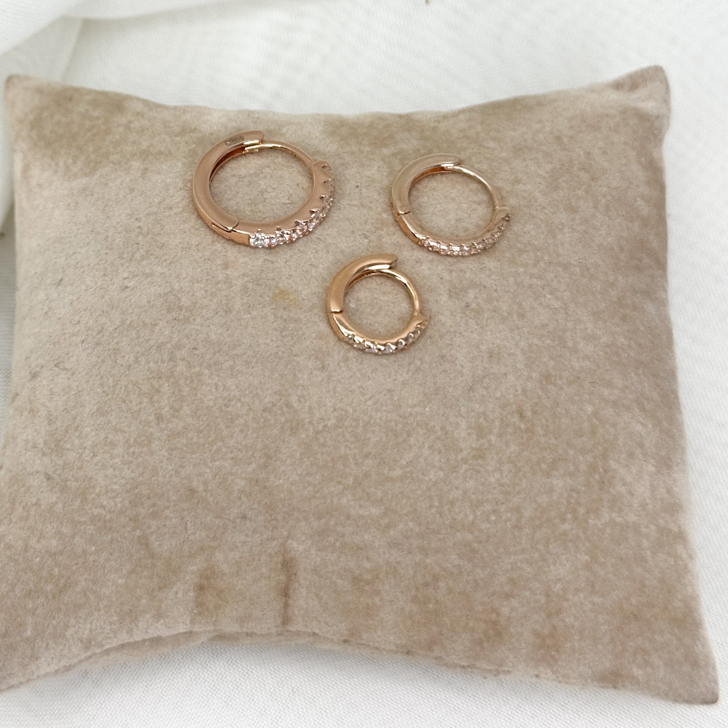 Orecchino singolo cerchietto zirconi bianchi 1cm - 1.2 cm -1.5 cm - Lumiere Bijoux