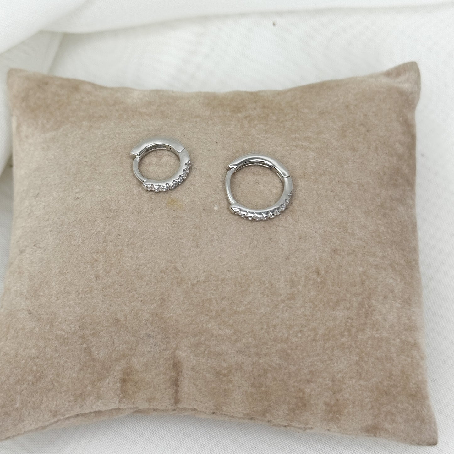 Orecchino singolo cerchietto zirconi bianchi 1cm - 1.2 cm -1.5 cm - Lumiere Bijoux