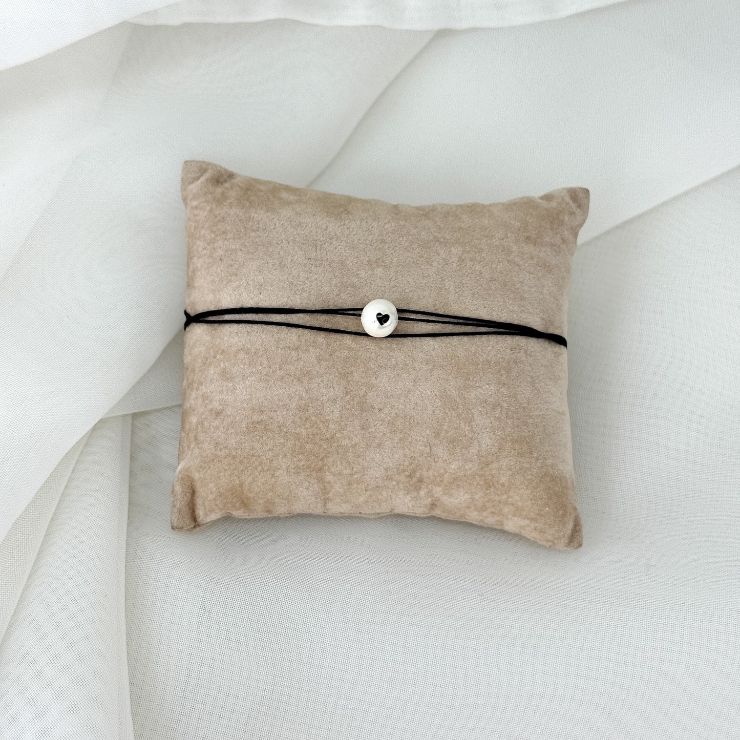 Bracciale/Collana “La perla dell’amore” con filo elastico nero regolabile - Lumiere Bijoux
