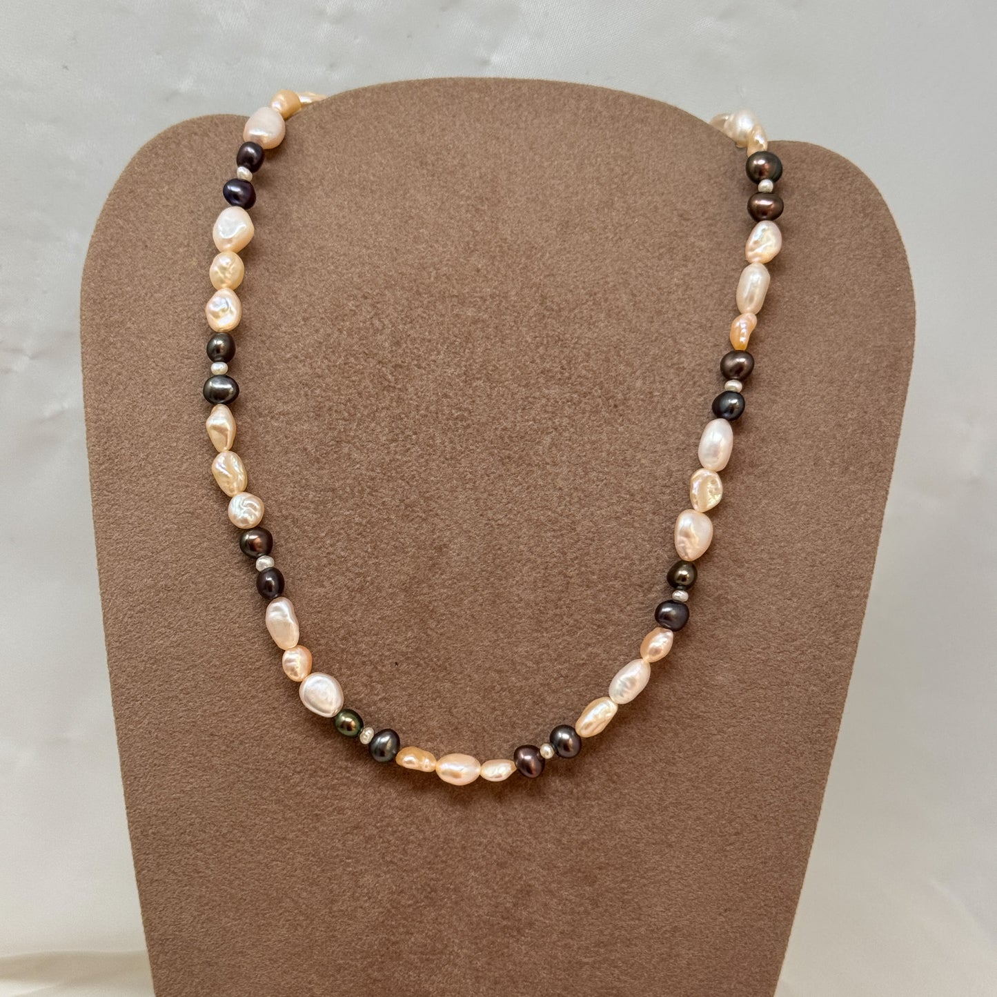 Collana di perle rosa bianche e cioccolato - Pezzo Unico 46 - Lumiere Bijoux
