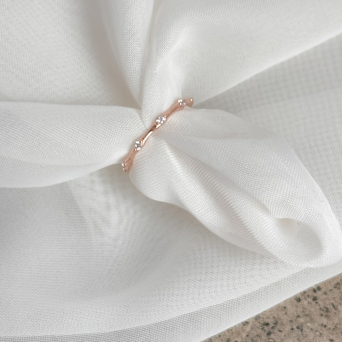 Anello fedina a misura multi micro zirconi bianchi - Lumiere Bijoux