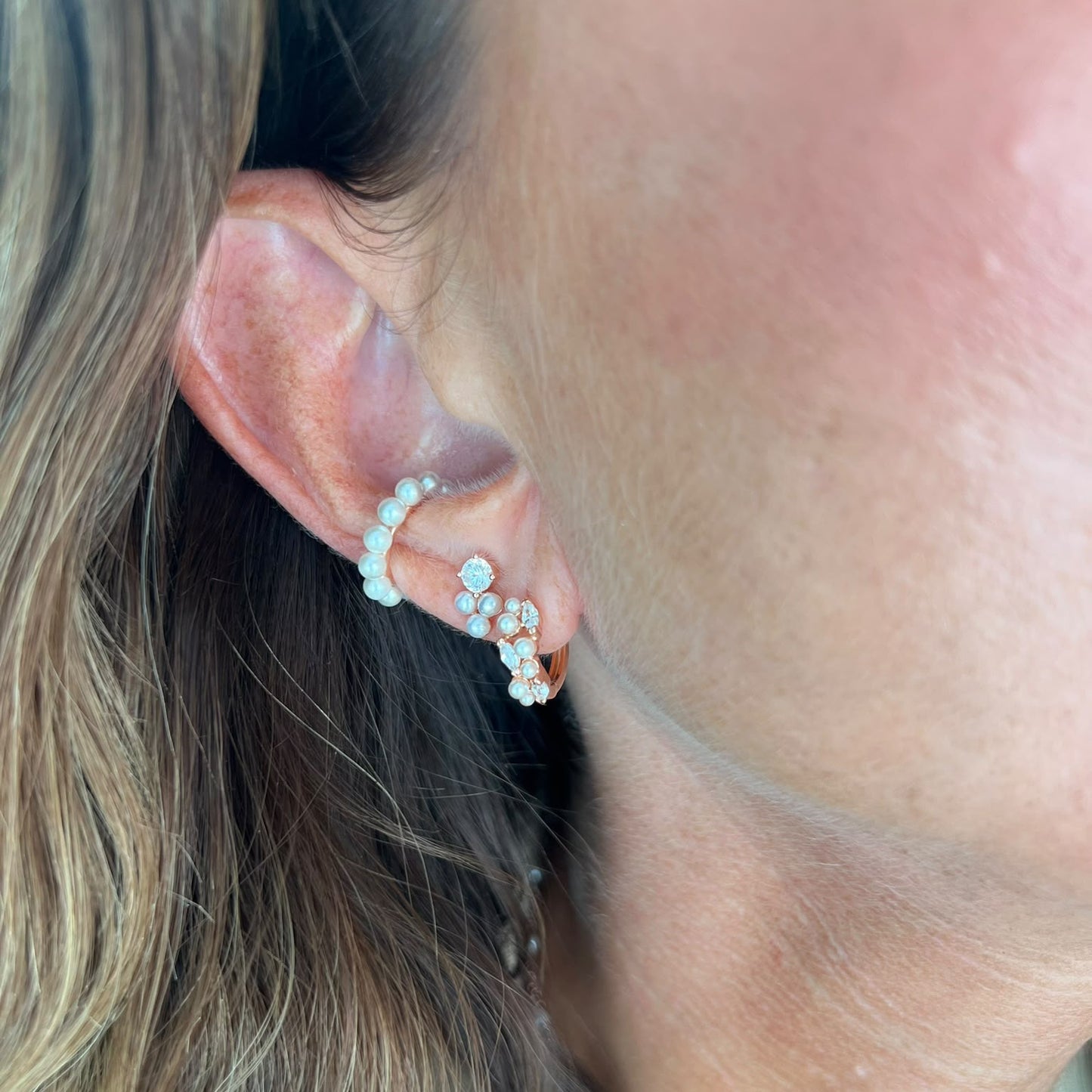 Coppia orecchini cerchietto micro zirconi e micro coppie di perle - Lumiere Bijoux