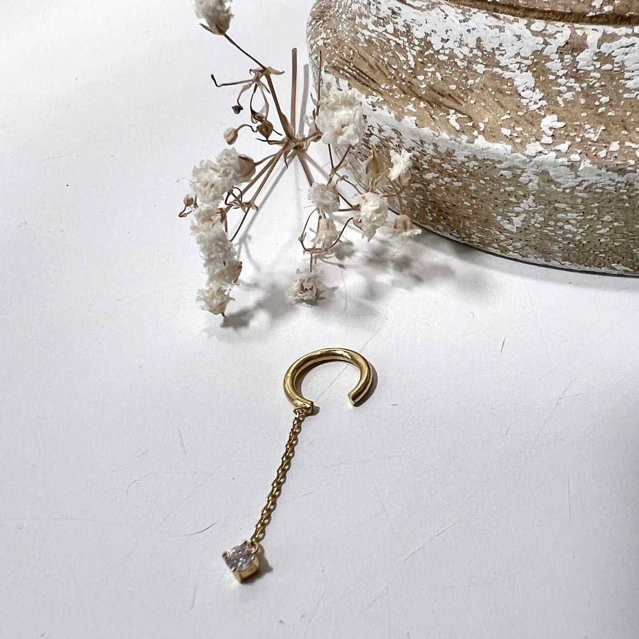 Earcuff cerchio liscio catenella e punto luce pendente - Lumiere Bijoux