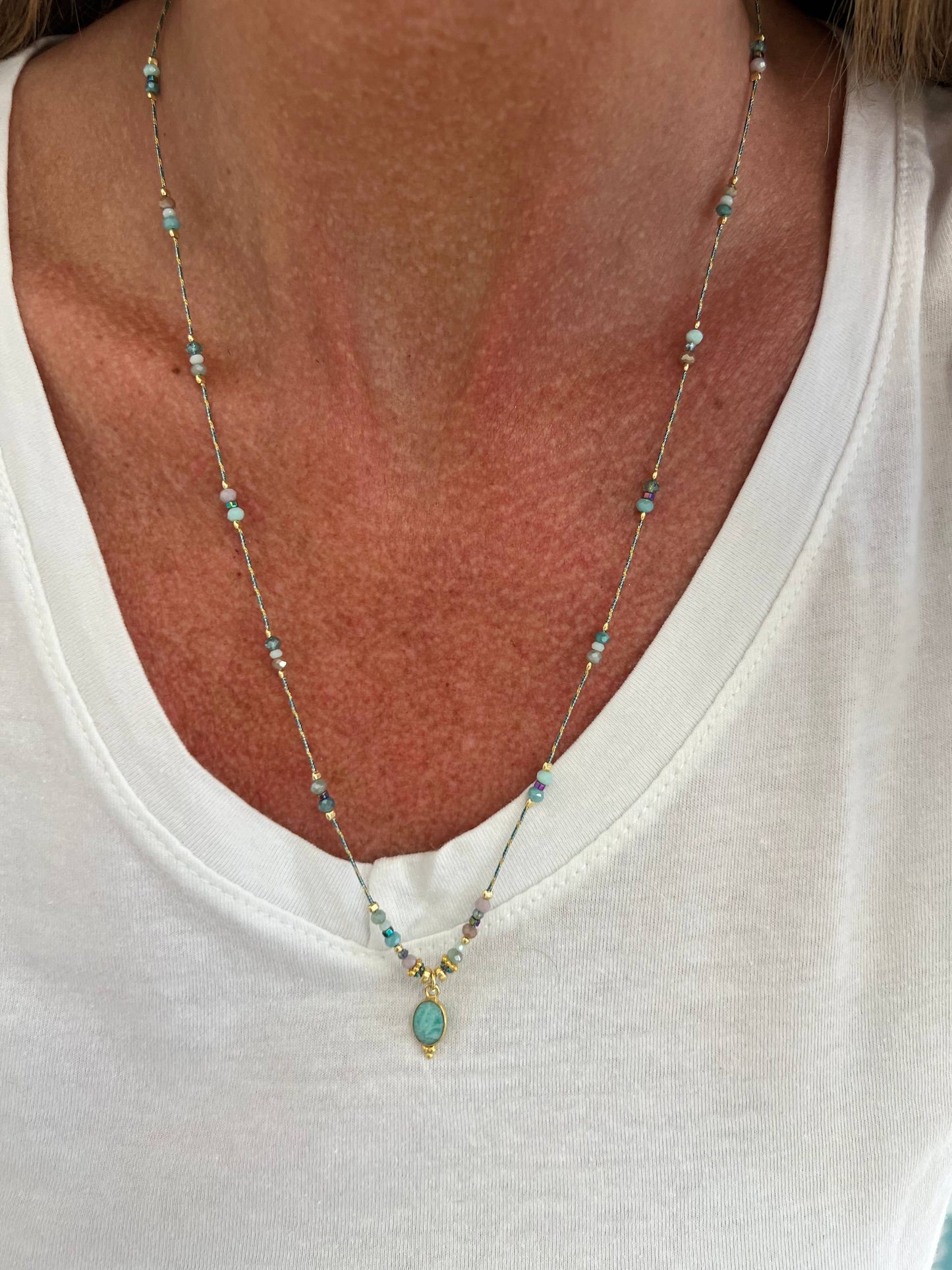 Collana lunga regolabile con cordino e pietra semipreziosa pendente goccia - Lumiere Bijoux
