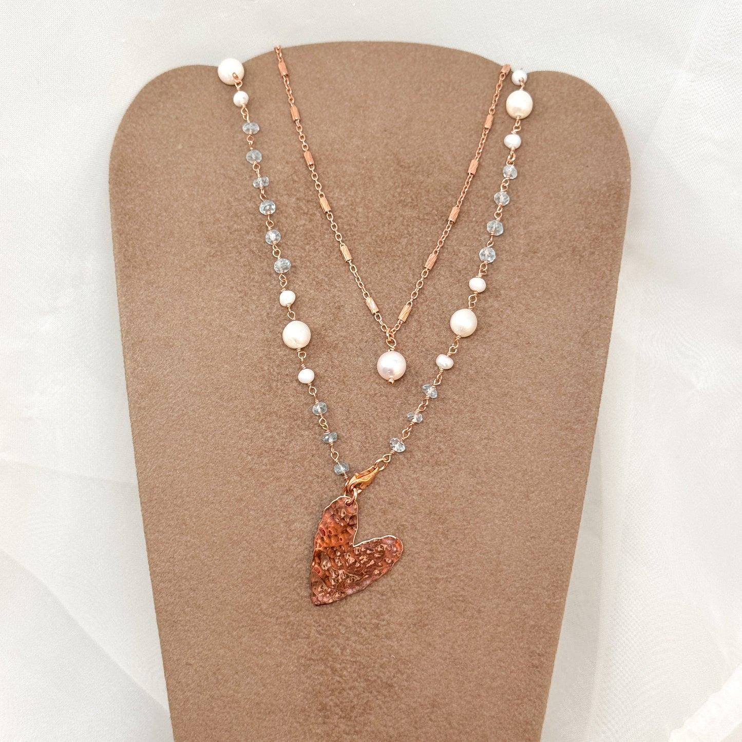 Collana lunga trasformabile cristalli azzurri e perle con cuore battuto pendente e catena tubetti — Argento 925 rosé Pezzo unico - Lumiere Bijoux