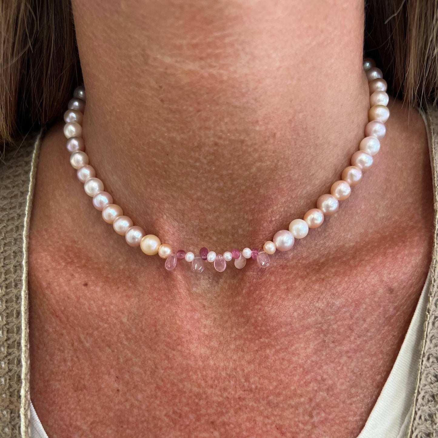 Collana perle tonde bianche rosa e lilla e zaffiri rosa - PU101 - Lumiere Bijoux