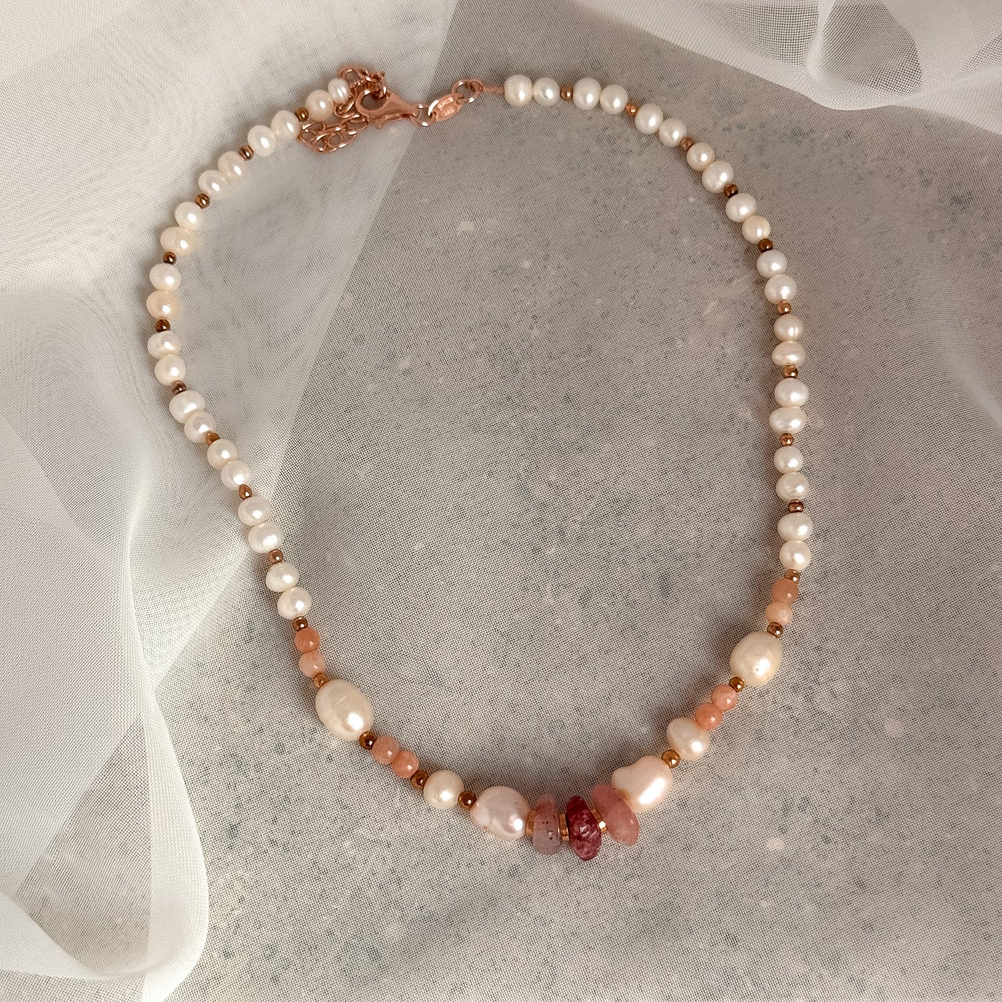 Collana perle bianche pietra i luna pepite rosé - PU127 - Lumiere Bijoux