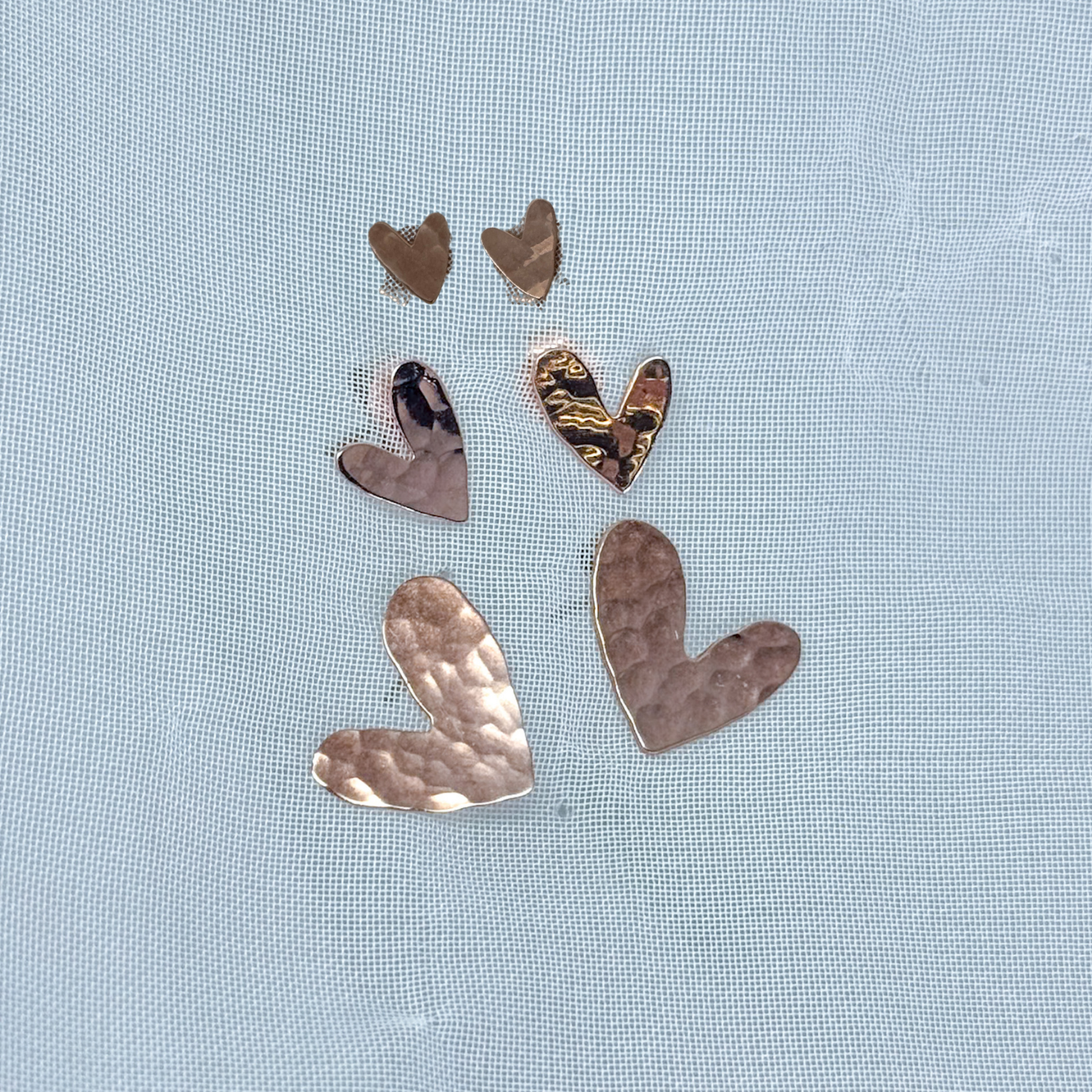 Coppia orecchini CUORE BACIO battuto a lobo in argento 925 rosé - Lumiere Bijoux