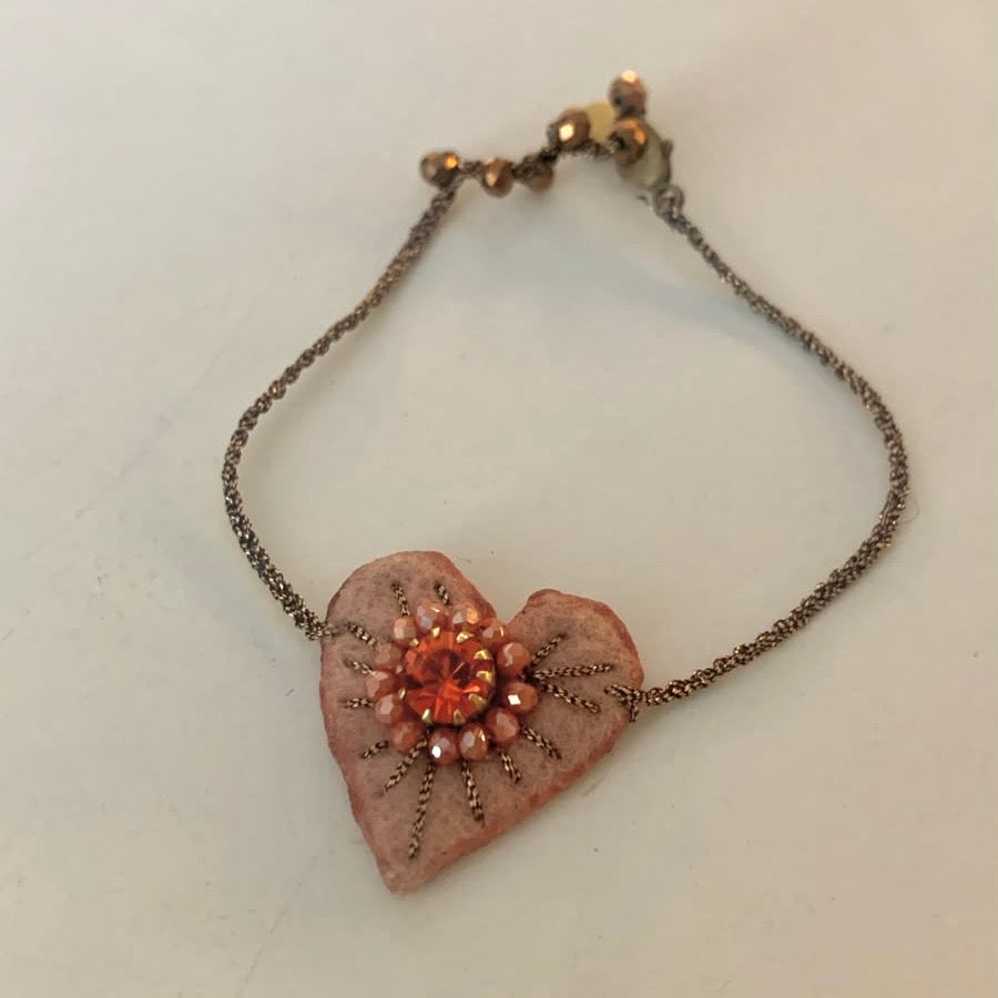 Bracciale cuore sacro in feltro e cristalli - Lumiere Bijoux