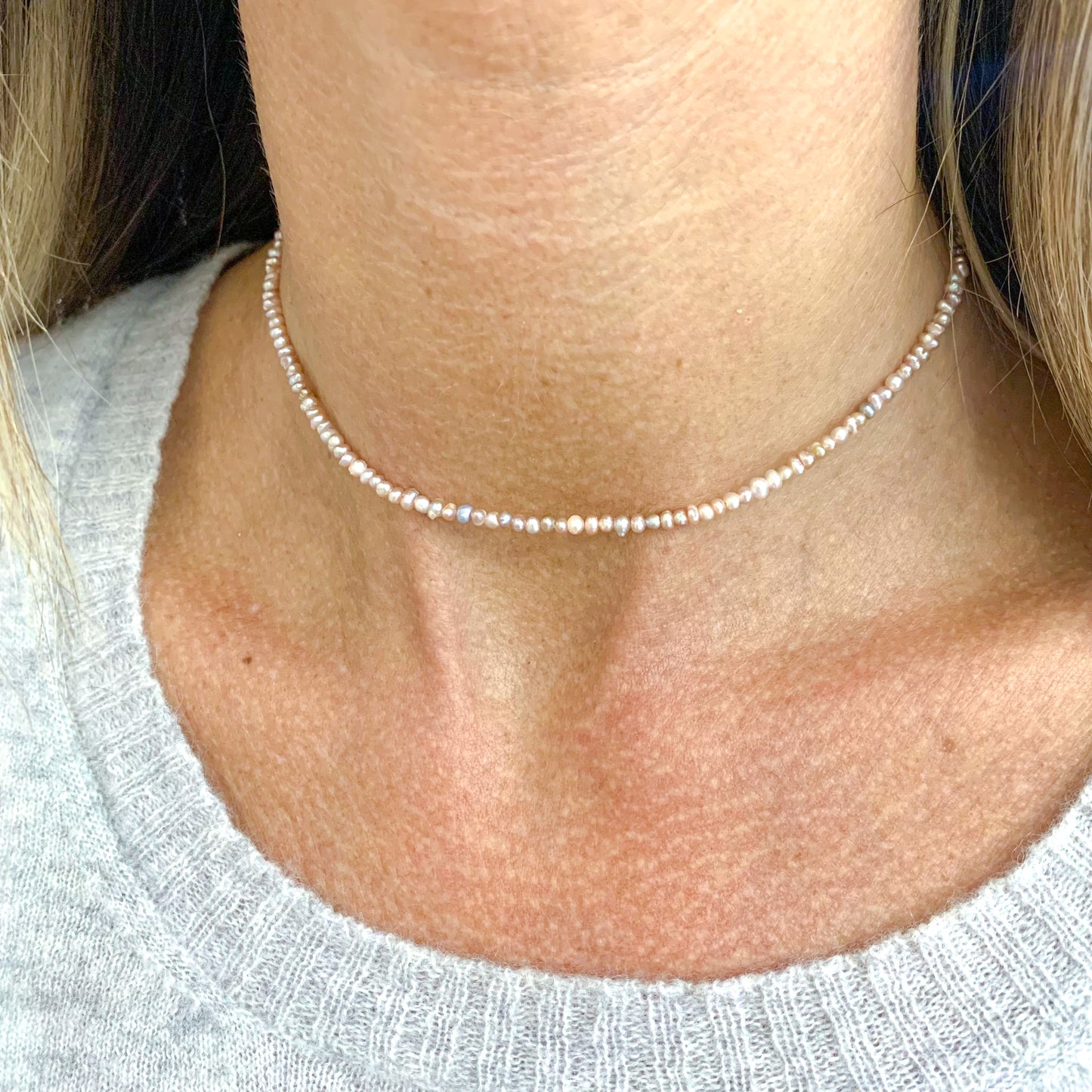 Collana Choker cm 35 con micro perle tonde lilla da 2mm