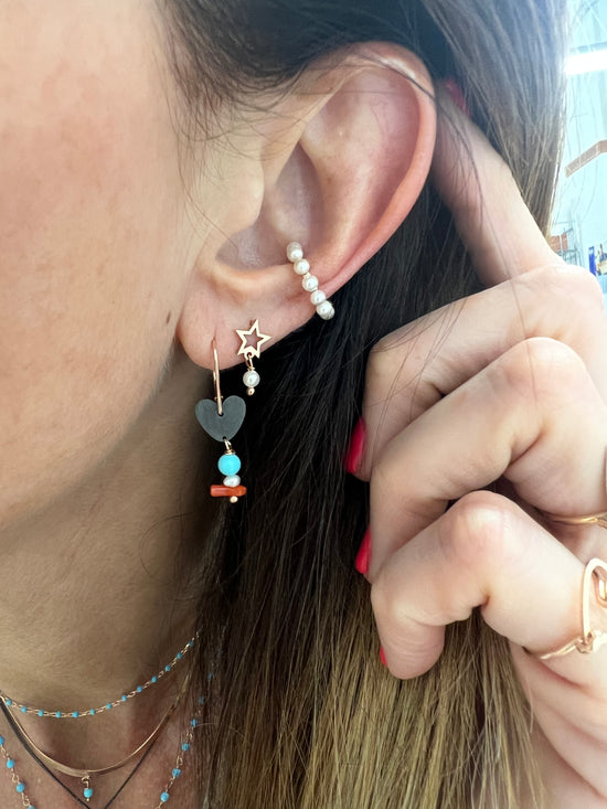 Coppia orecchini a monachella con cuore coccoloso rutenio con cristallo tiffani, perla e corallino