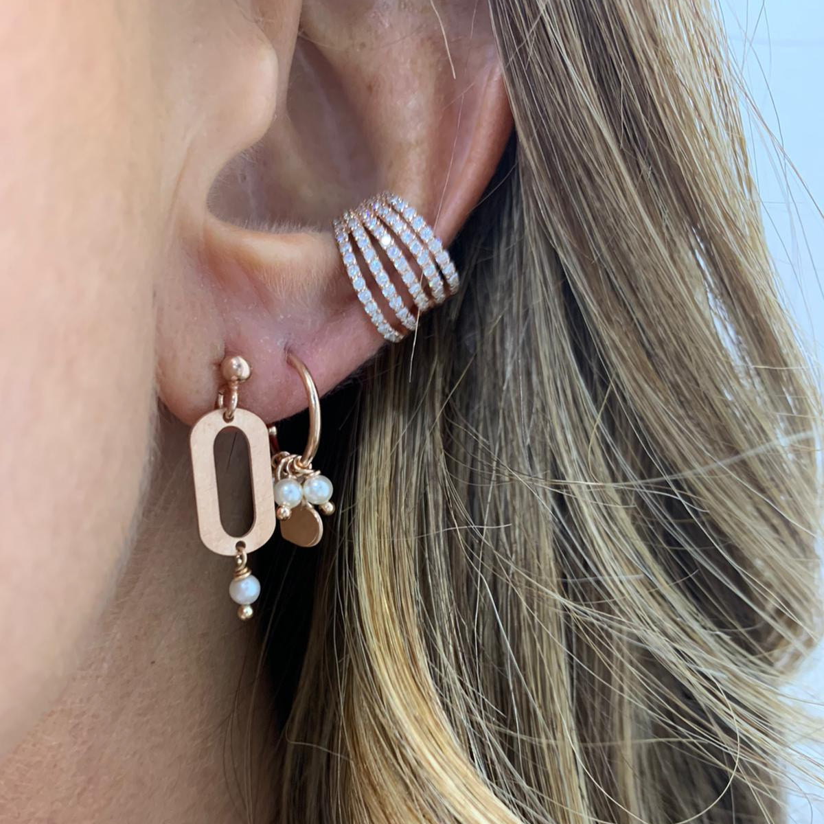 Coppia semicerchi da 1 cm con perle bianche pendenti e stella o cuore da 0,8 mm rosé - Lumiere Bijoux