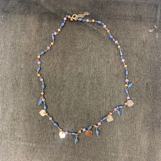 Collana cristalli lilla, beige e azzurro polvere con cuori pendenti da 0,8 mm cm40
