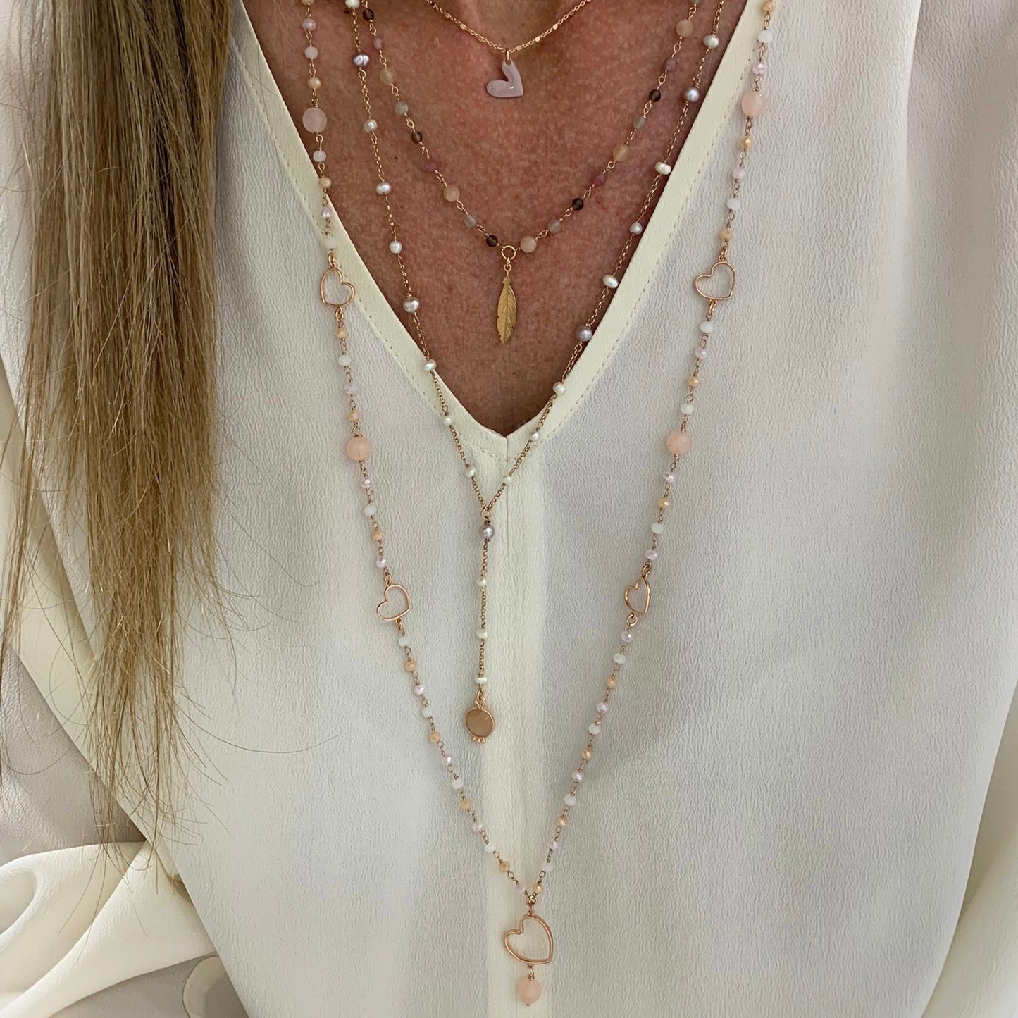 Collana Rosario cm 60 base rosé catena rollò alternata da perle bianche e rosa con pietra di luna pendente