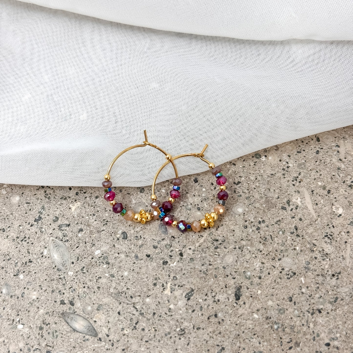 Orecchini cerchio con cristalli e pepite dorate - Lumiere Bijoux