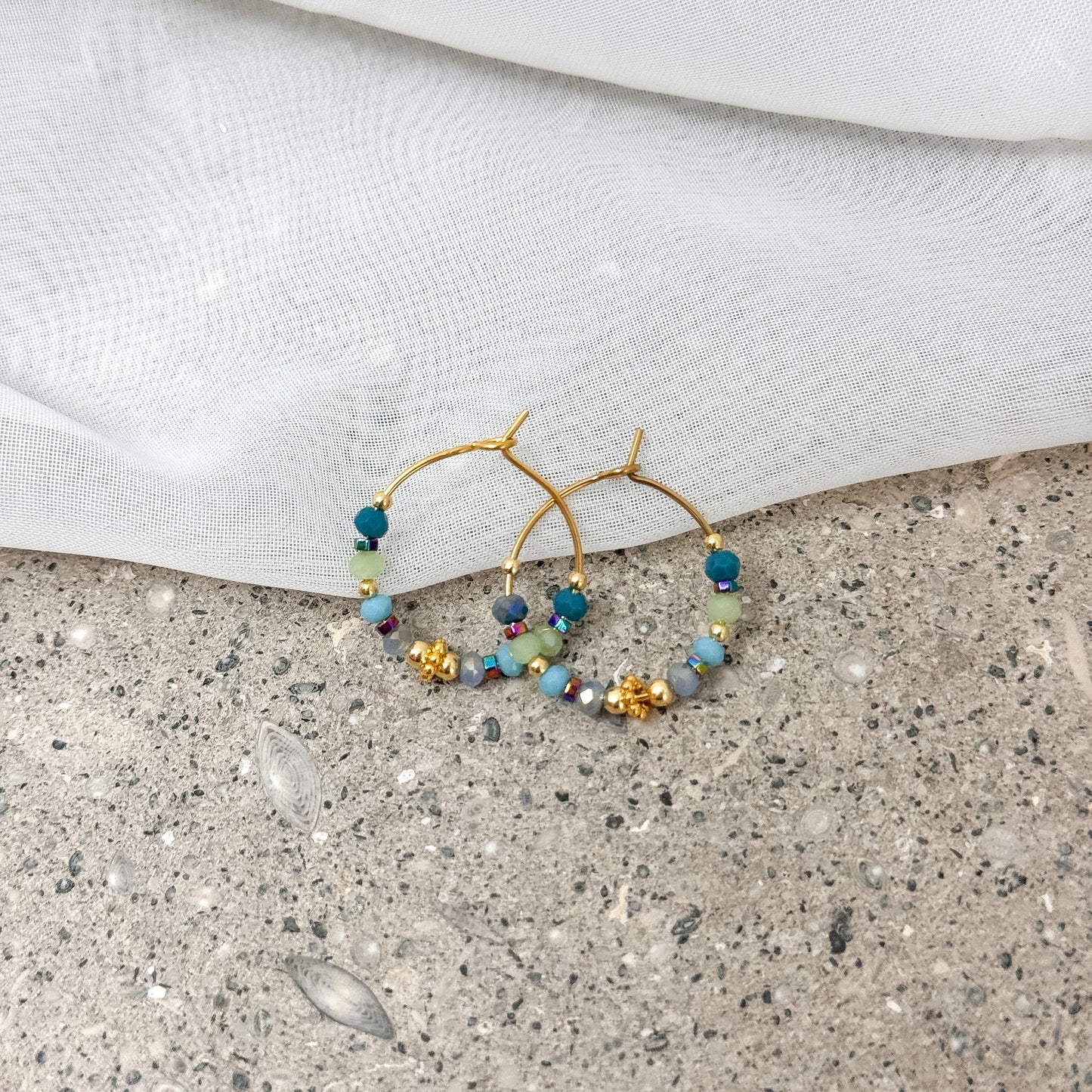 Orecchini cerchio con cristalli e pepite dorate - Lumiere Bijoux