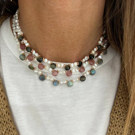 Collana choker cm 35 con perle conchiglia e pietre goccia alternate da rondelle in argento rosé - Lumiere Bijoux