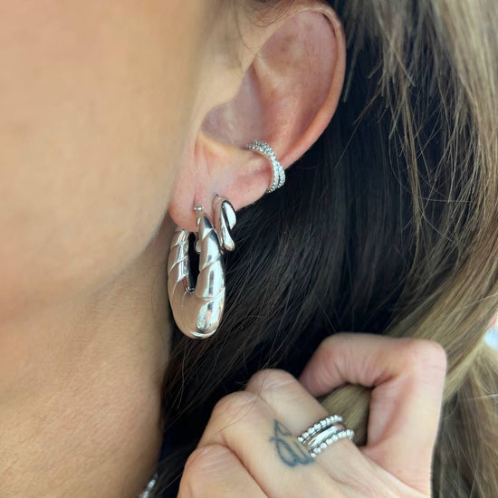 Coppia orecchini scattino bold allungati incisi - Pezzo Unico - Lumiere Bijoux