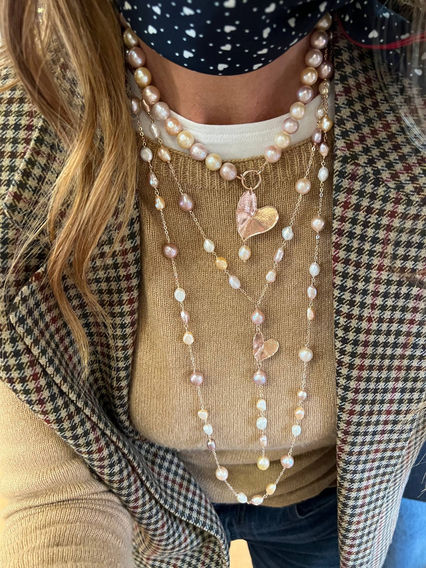 Collana rosario perle di butto con cuore foglia satinato - Lumiere Bijoux