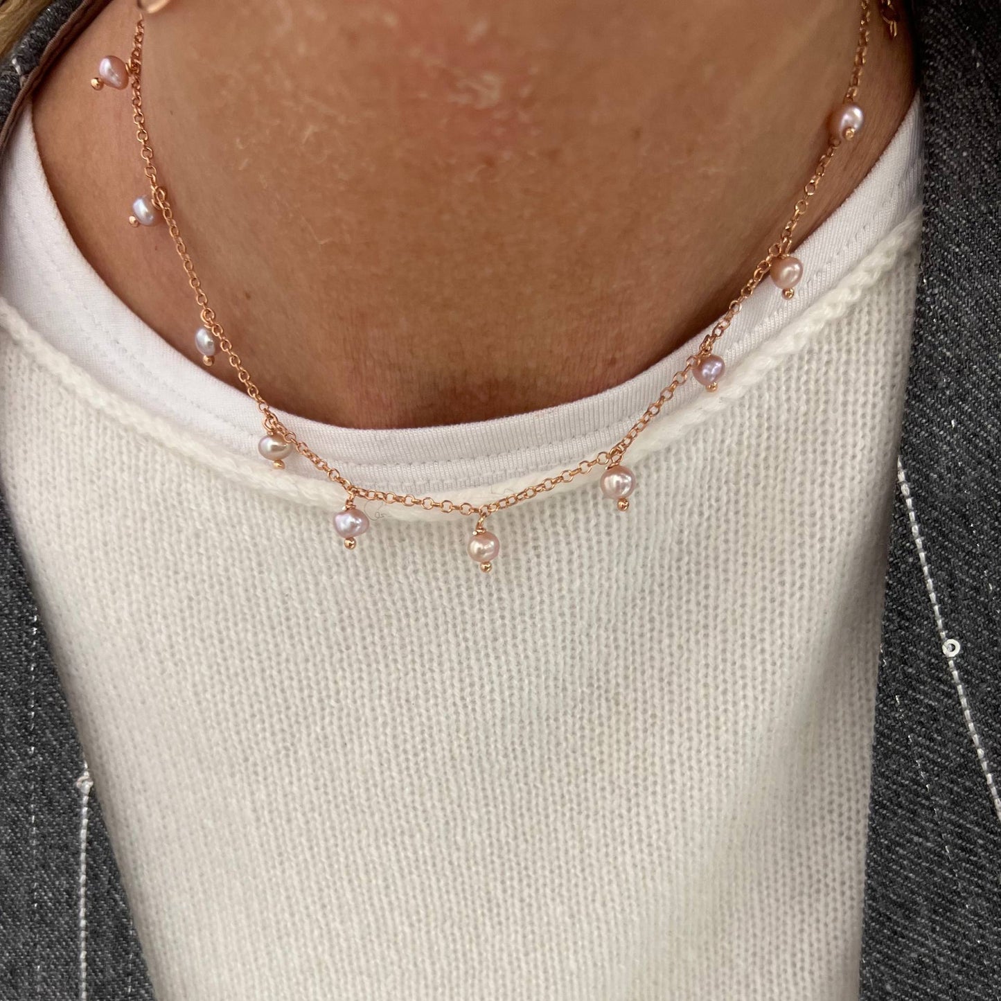 Collana catena rolò con perle rosa e lilla pendenti cm 35 - Lumiere Bijoux