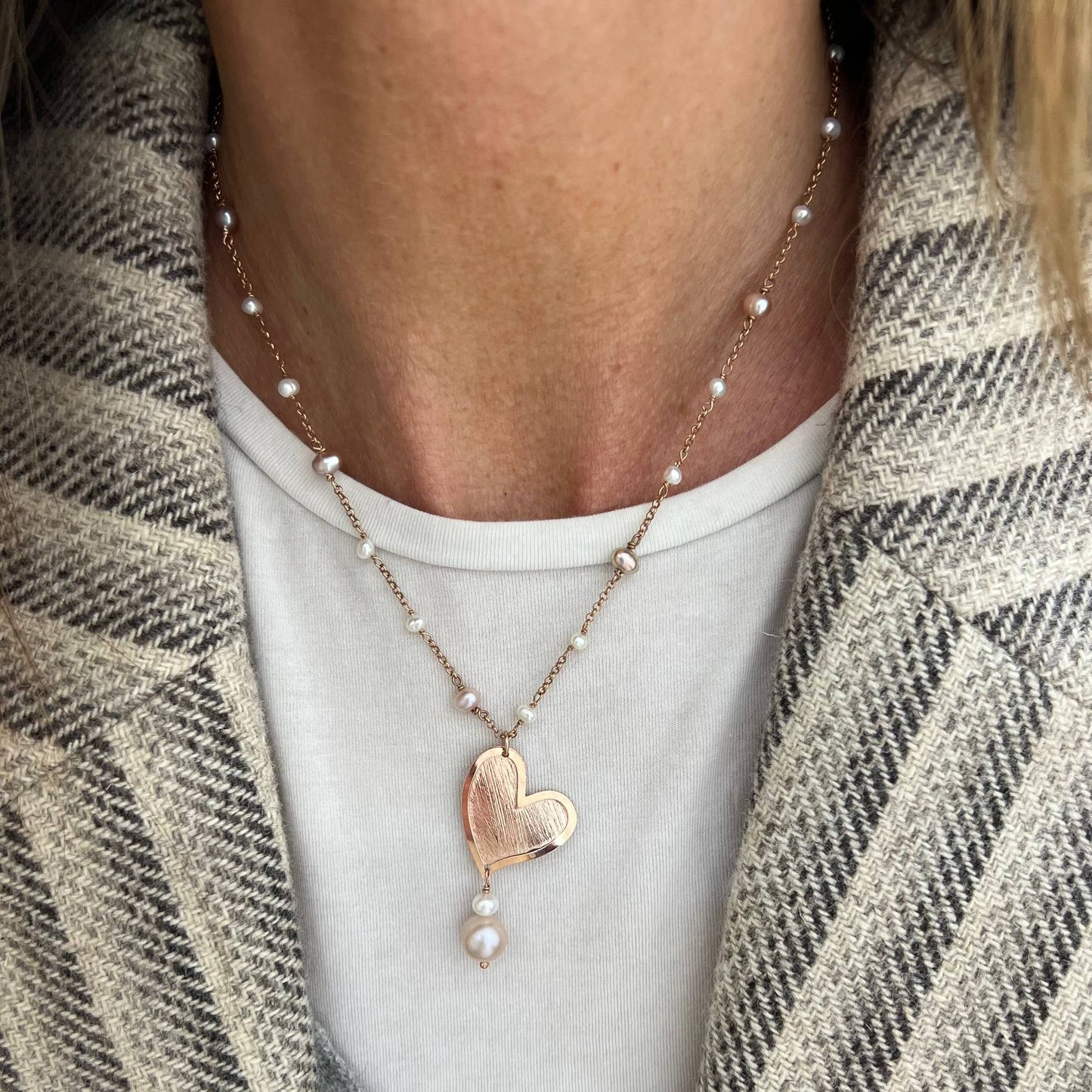 Collana rado perle rosa e bianche con cuore satinato pendente e perla - Lumiere Bijoux