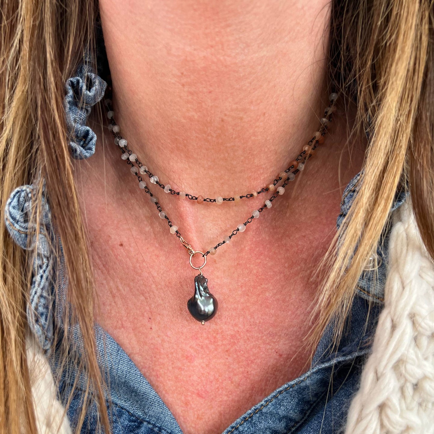 Collana lunga trasformabile cm 75 argento rutenio pietra di luna con perla barocca nera pendente - Lumiere Bijoux