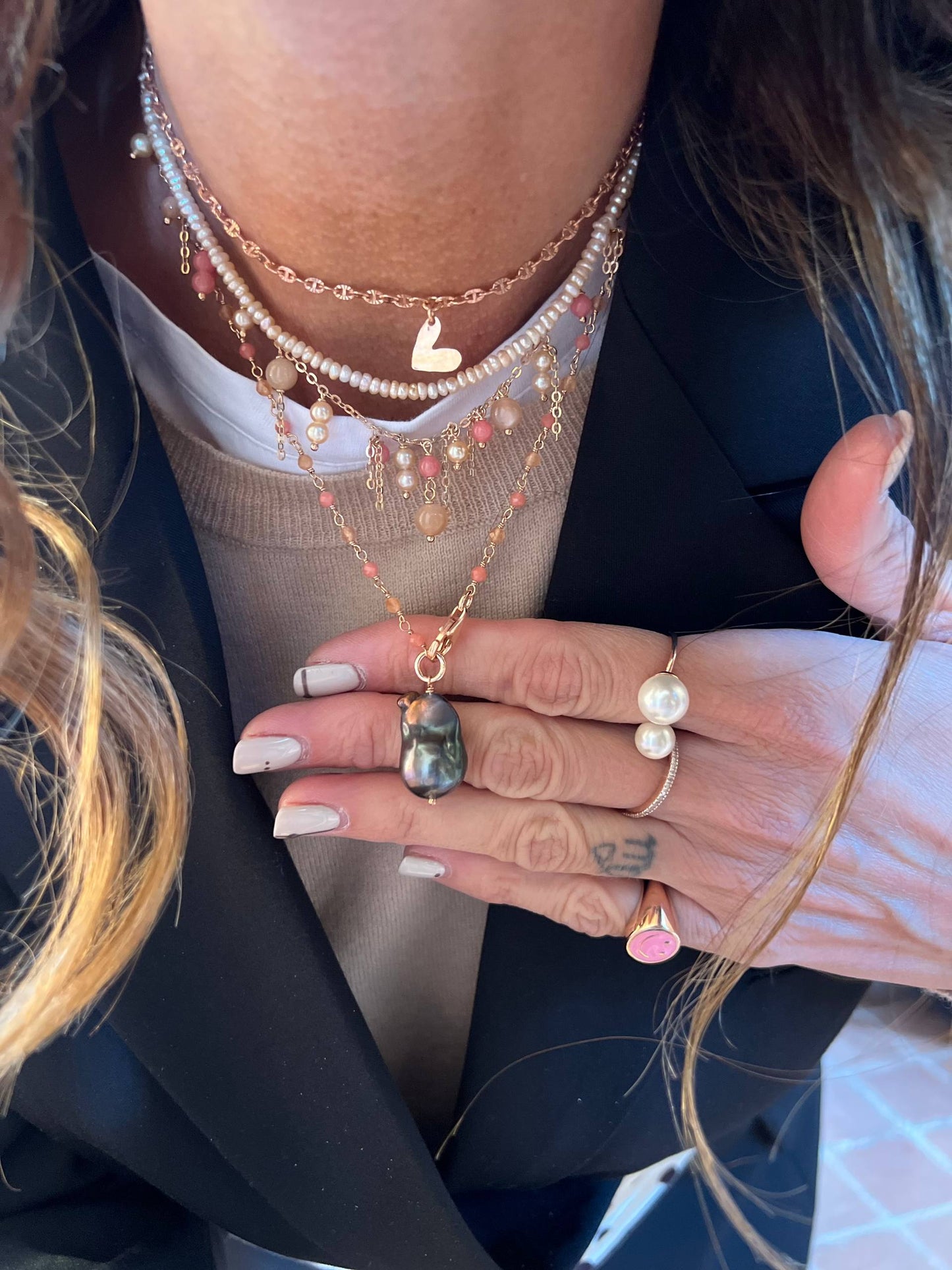 Collana lunga trasformabile cristalli pesca con perla barocca nera pendente e catena ovalispecchiati e cuore battuto — Argento 925 rosé Pezzo unico - Lumiere Bijoux