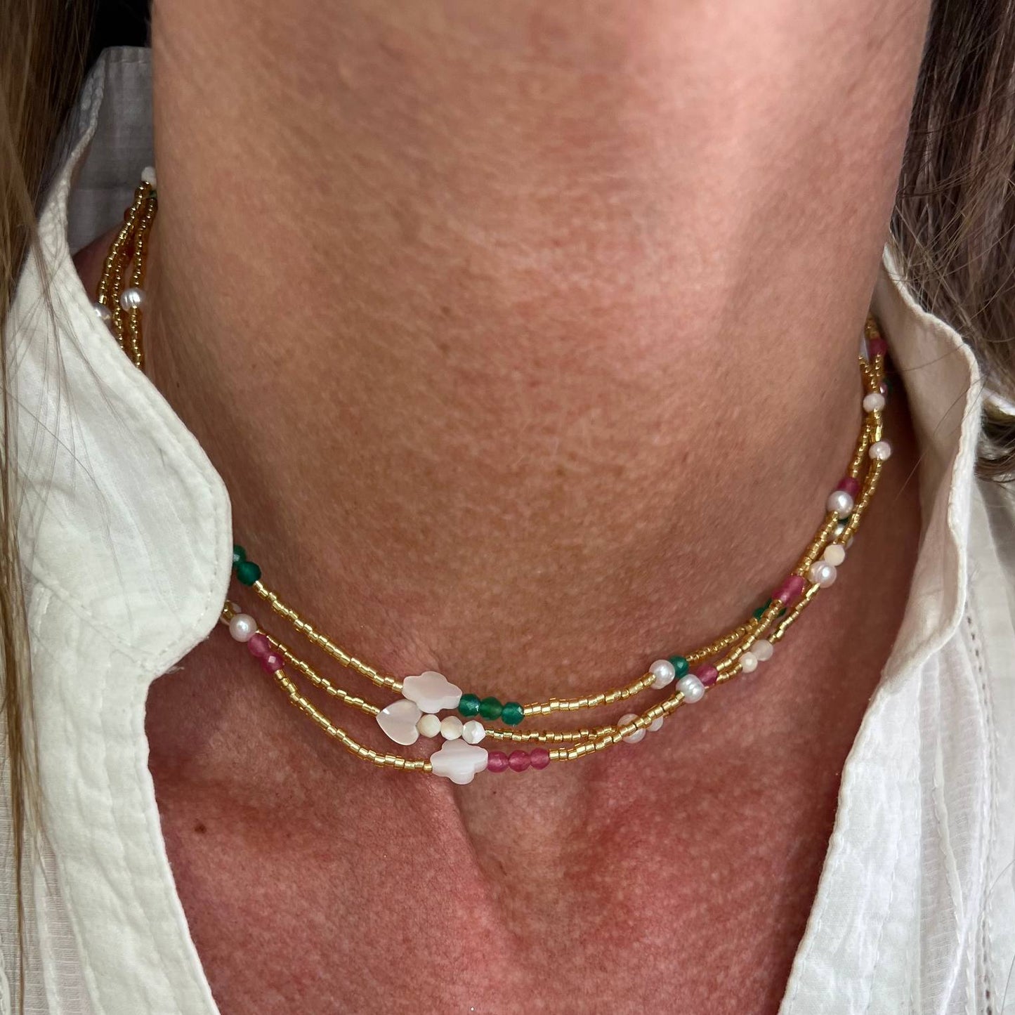 Collana perle miyuki micro rondelle oro alternate a pietre conchiglia e perle naturali cm 37 ottone - Lumiere Bijoux