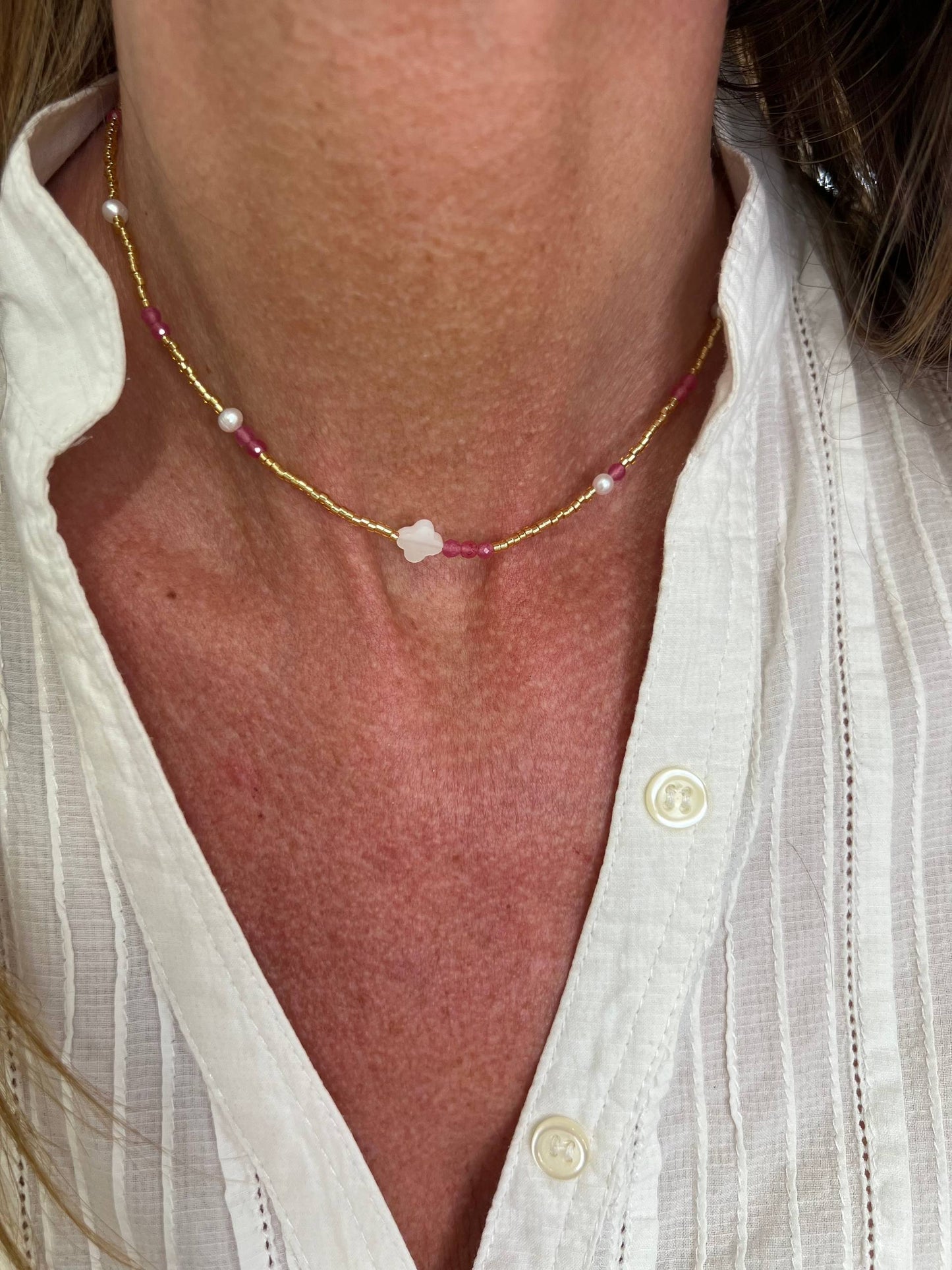 Collana perle miyuki micro rondelle oro alternate a pietre conchiglia e perle naturali cm 37 ottone - Lumiere Bijoux