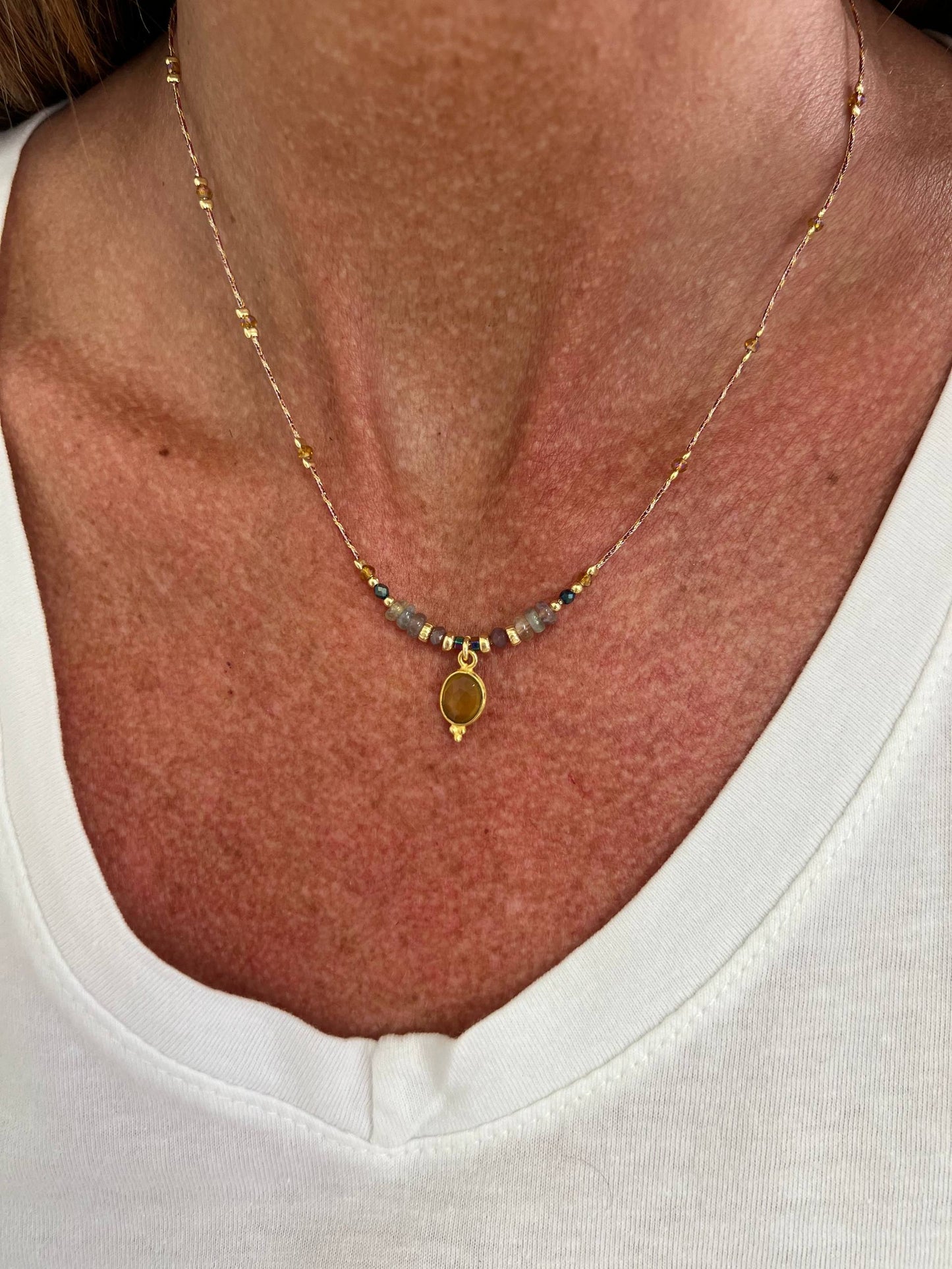 Collana regolabile con cordino e pietra semipreziosa pendente - Lumiere Bijoux