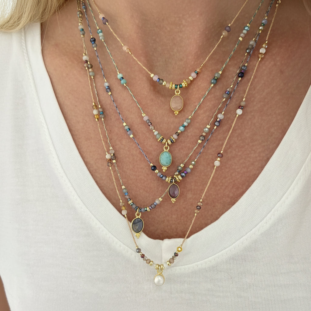 Collana lunga regolabile con cordino e pietra semipreziosa pendente goccia - Lumiere Bijoux