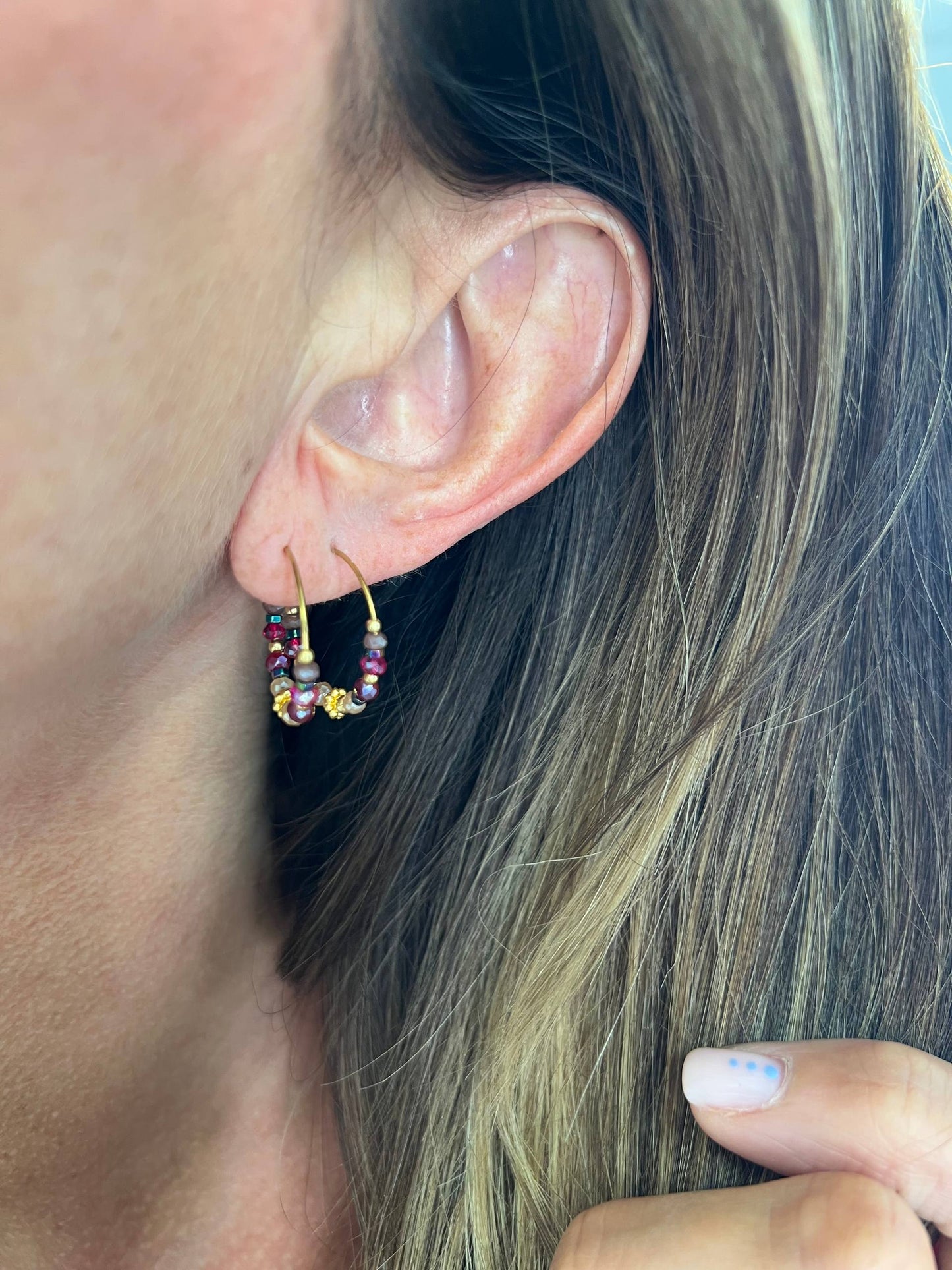 Orecchini cerchio con cristalli e pepite dorate - Lumiere Bijoux