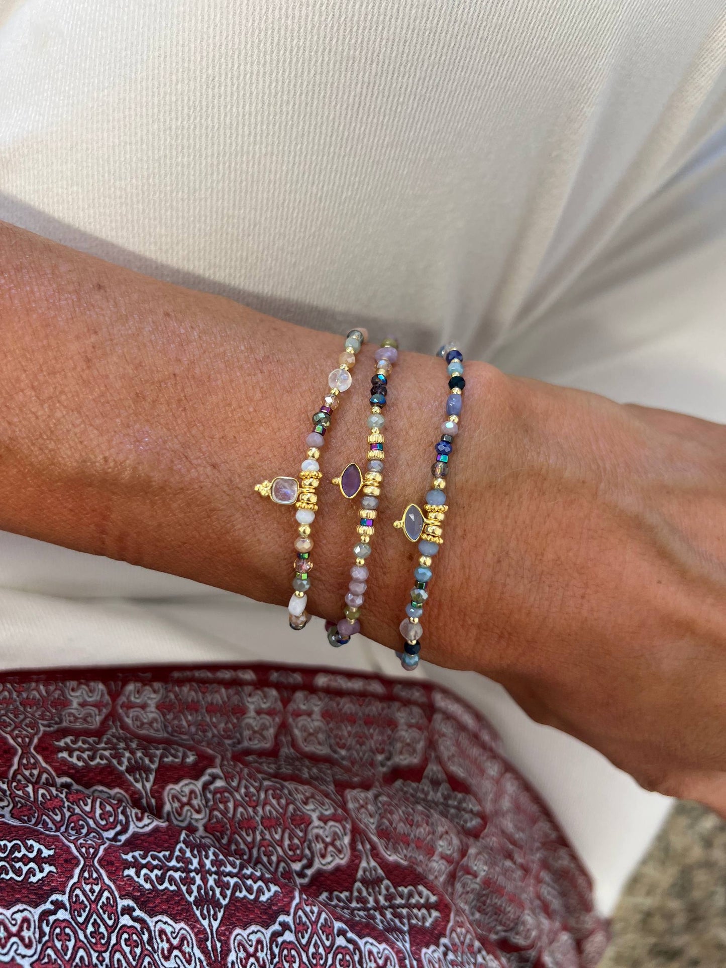 Bracciale regolabile con cordino e pietre semipreziose pendente - Lumiere Bijoux