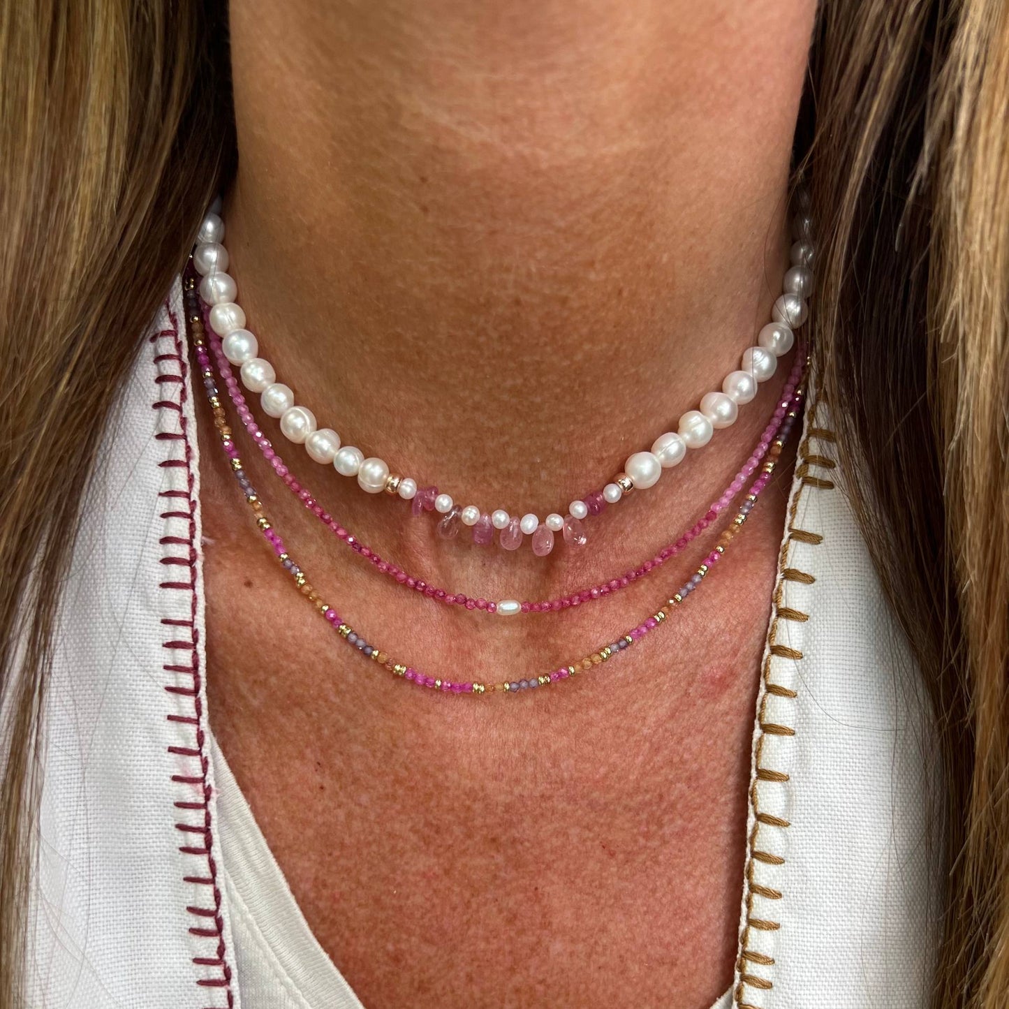 Collana perle tonde bianche e zaffiri rosa - PU104 - Lumiere Bijoux