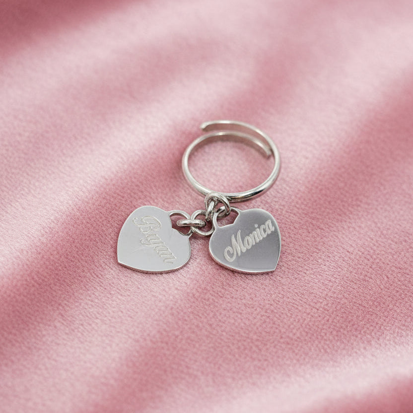 Unico anello con due cuori lucchetto pendenti con incisione a tua scelta - Lumiere Bijoux