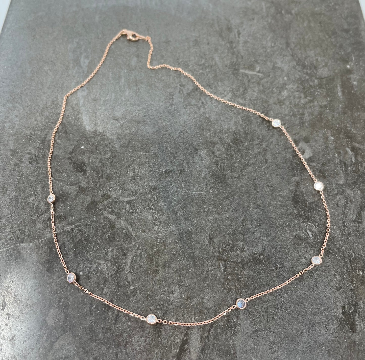 Collana catena rosè alternata a punti luce cm 40 - Lumiere Bijoux