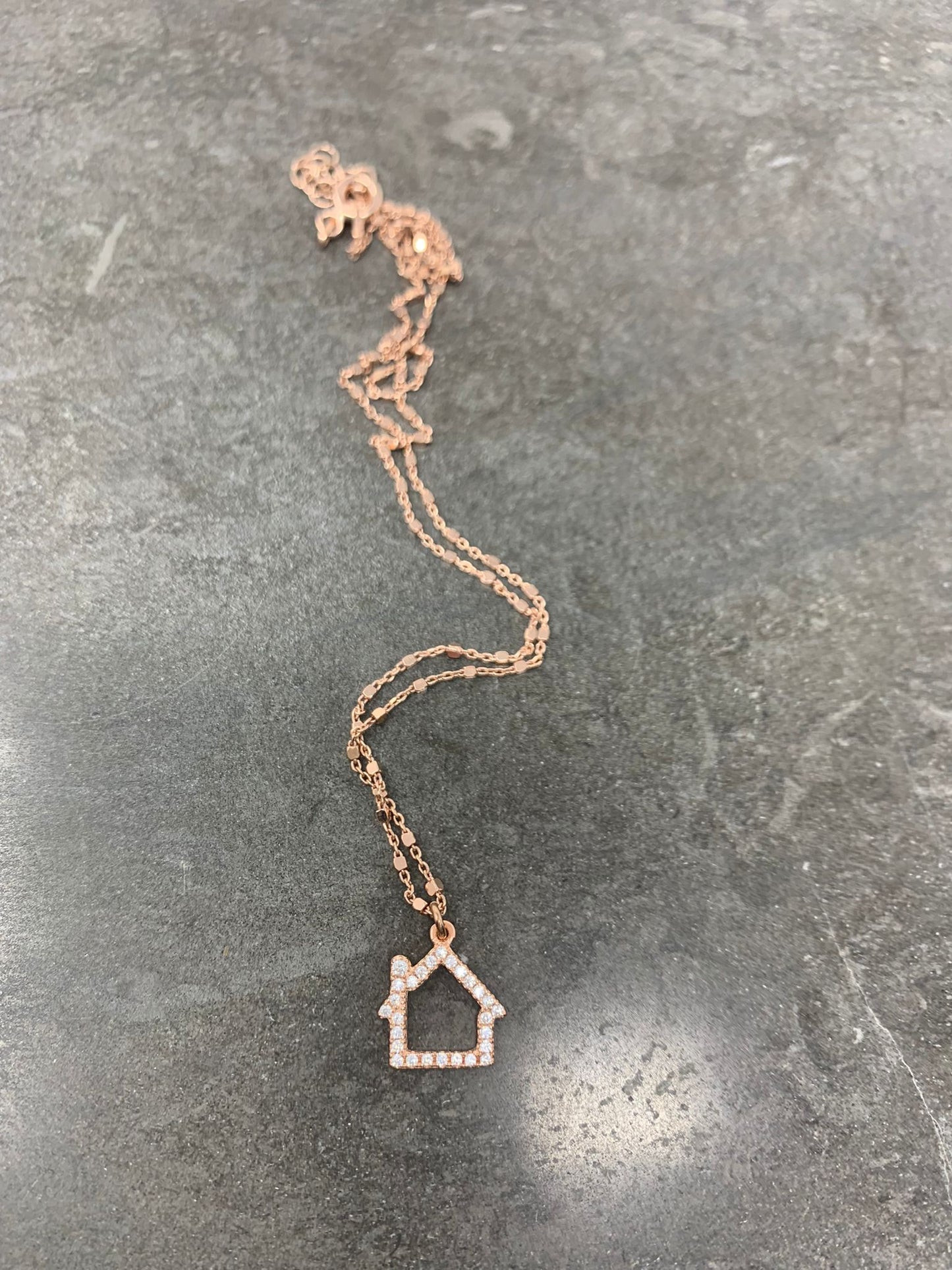 Collana Catena dadini rosè con casetta contorno zirconi bianchi - cm 40