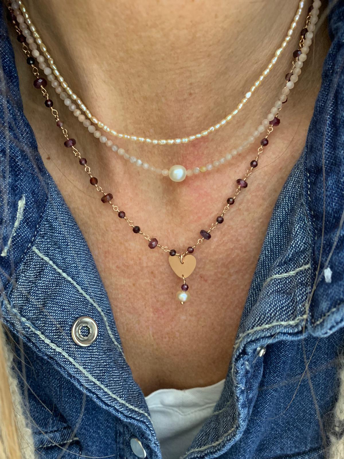 Collana pietre granato cm40 rosé con cuore coccoloso satinato e perla rosa pendente - Lumiere Bijoux