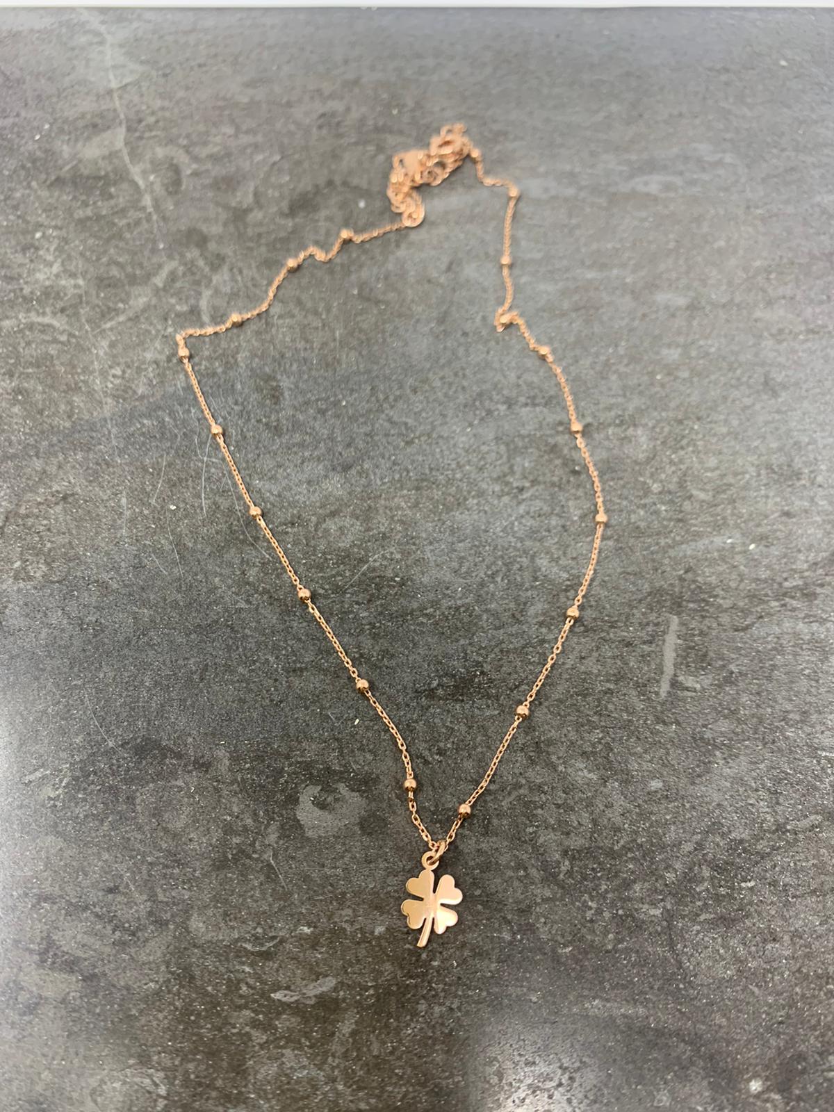 Collana choker micro rosario con quadrifoglio pendente rosè - cm 35